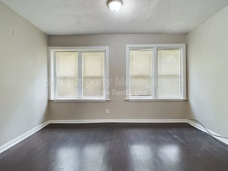 5218 Highland Ave — Photo 11