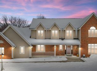 6645 Fieldstone Ct, Racine, WI 53402