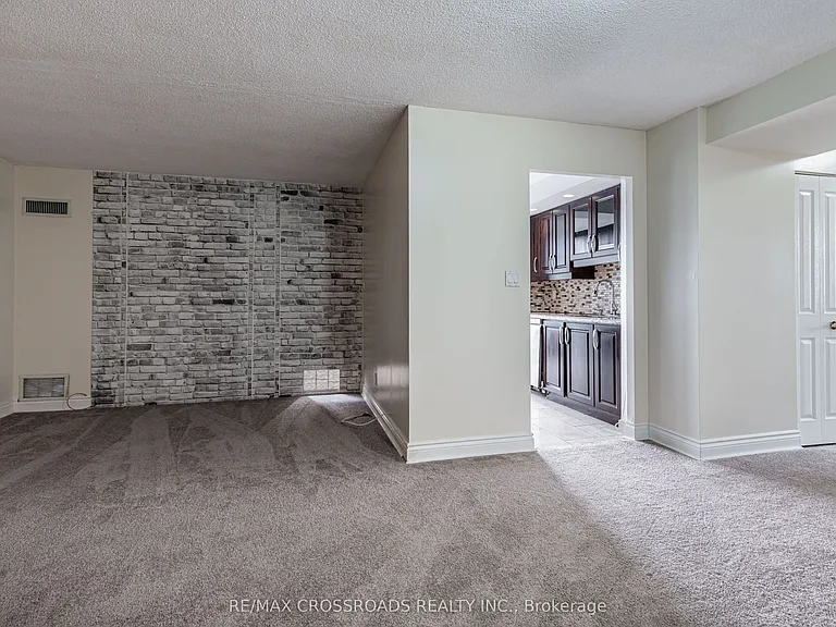 88 Corporate Dr #1714 — Photo 12