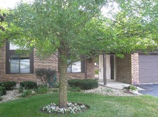 5823 Buck Ct, Westmont, IL
