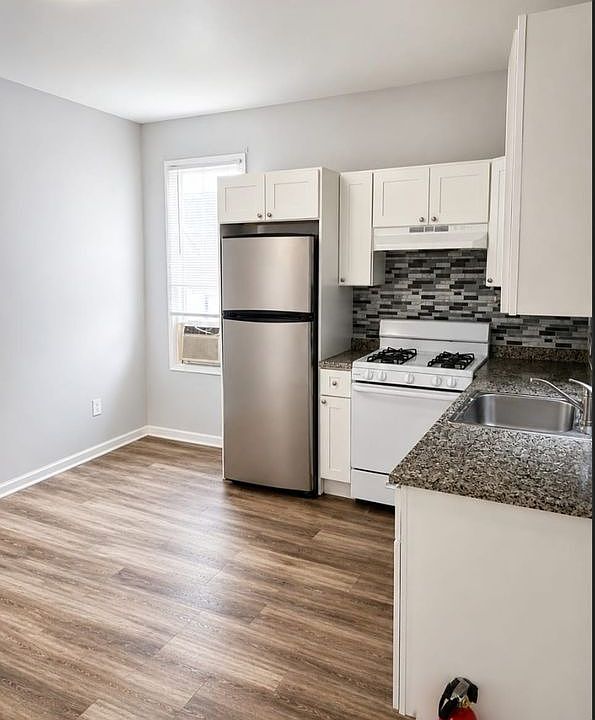 1st image of 474 Ellison St Floor 2