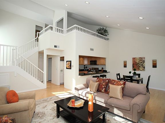 3rd image of 19544 Vineyard Ln