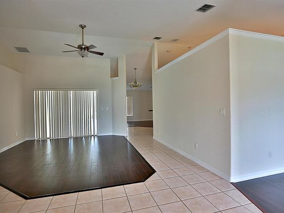 3rd image of 10435 SW 45th Ct