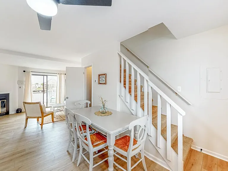 13501 Holly Ln #B5 — Photo 6