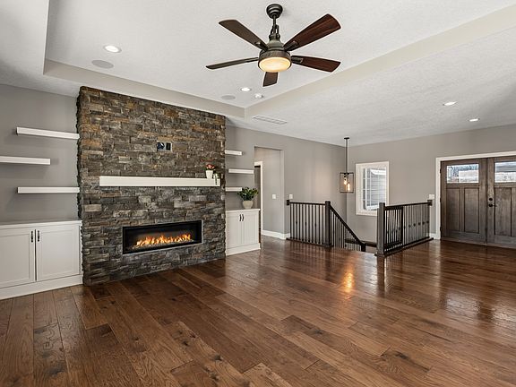 5th image of 1027 Silverado Dr