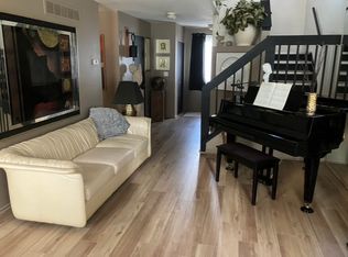 6431 Deerhurst Dr, Westland, MI 48185