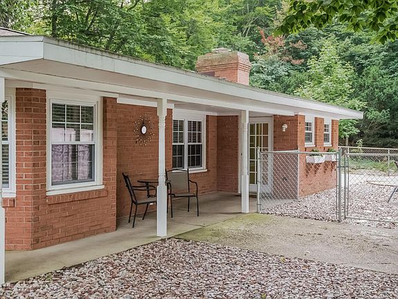 4th image of 17100 Ferris St
