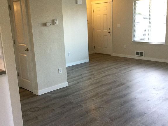 5th image of 2609 25th St