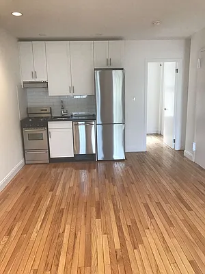 Rented by Waverly Realty Associates | media 4