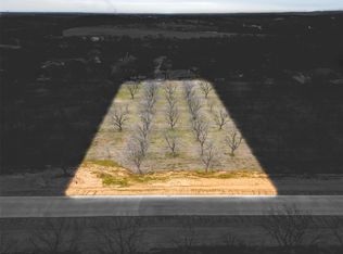 1112 E Landings Rd N, Granbury, TX 76049