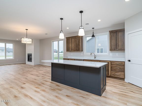 4th image of 336 Cromwell Dr