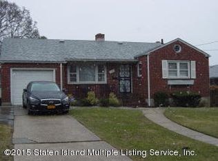 250 Henderson Ave, Staten Island, NY 10301