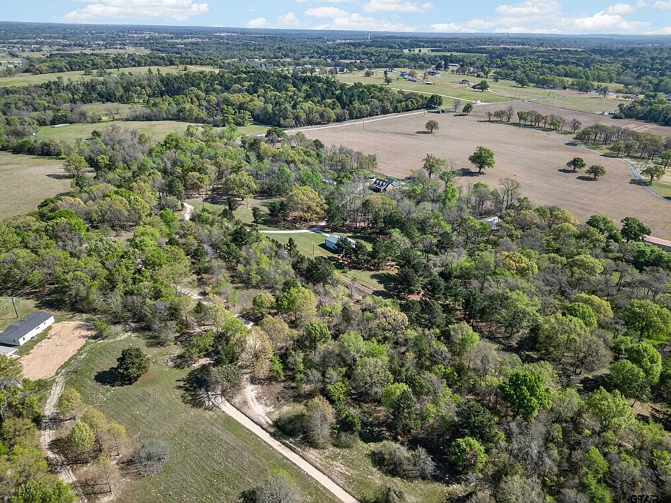 2nd image of 142 Sandy Ln