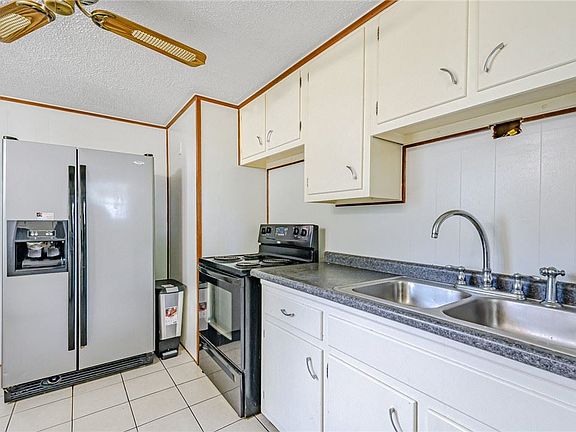 5th image of 804 N 1st St
