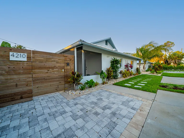 4210 Mariner Ln — Photo 31