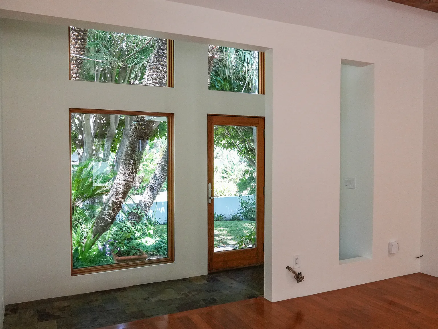 2 bed, 1321 sqft, $6,000 — Photo 3