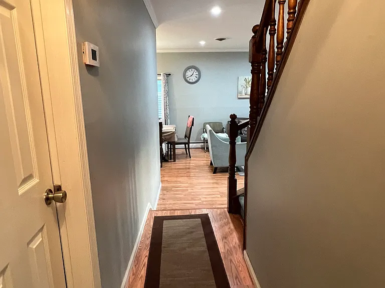 Hallway (first floor)