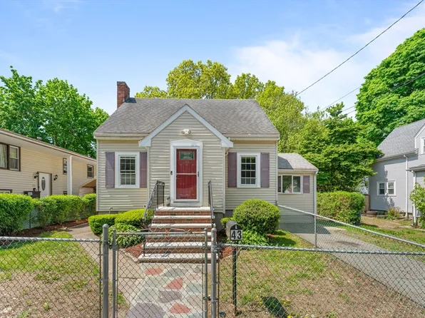 43 Chittick Rd, Hyde Park, MA 02136