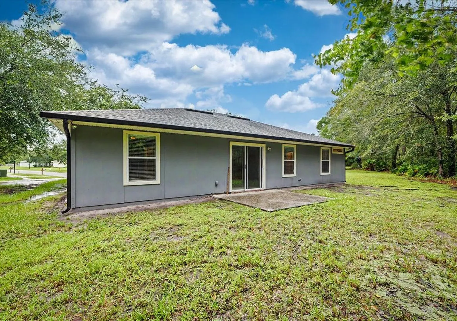 Spacious 3-Bedroom Home with 2-Car Garage & Lawn Care Included! — Photo 2