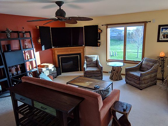 Living w/ Gas Fireplace