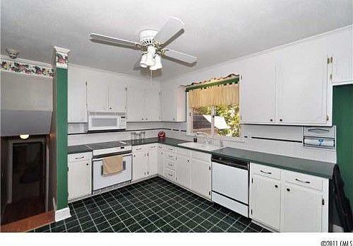 3rd image of 1402 Nottingham Dr