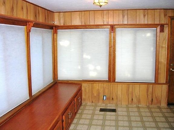 5th image of 139 Hyde Park Ave