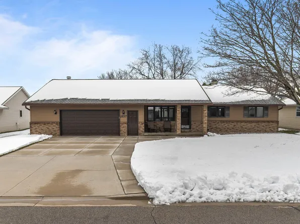 2137 W Roselawn Dr, Appleton, WI 54914
