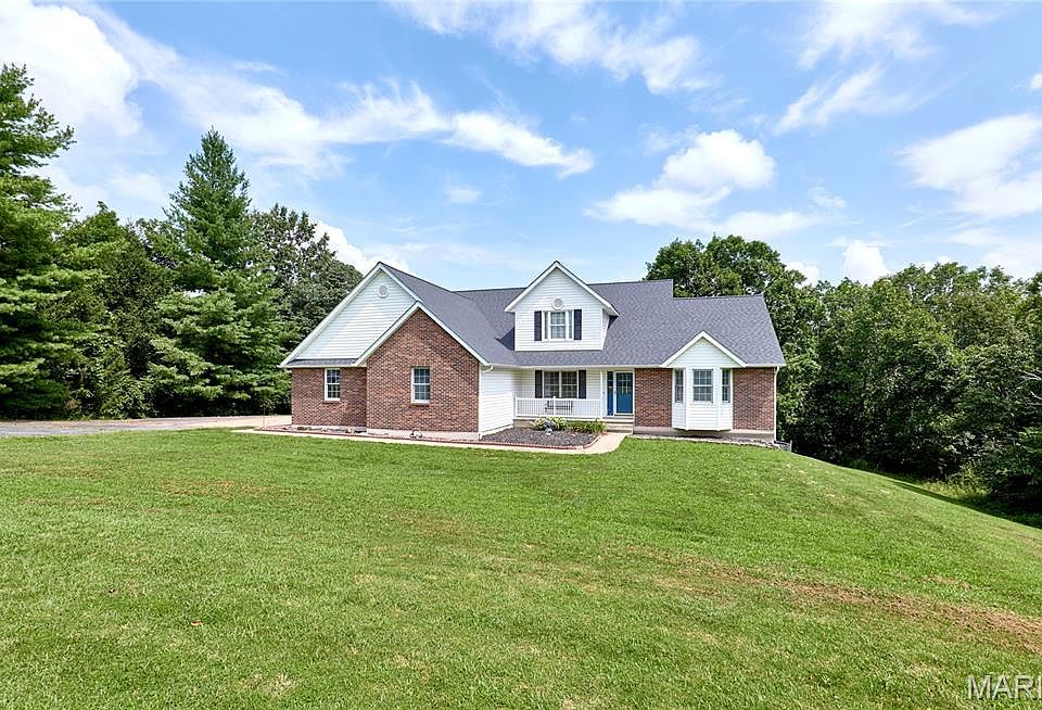 1st image of 301 Country View Dr