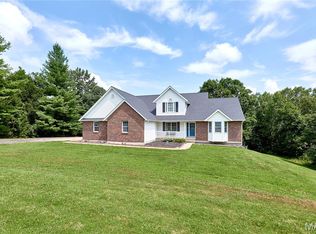301 Country View Dr, Winfield, MO 63389
