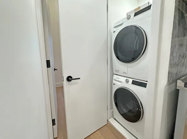 1853 Cornelia Street image 11 of 16