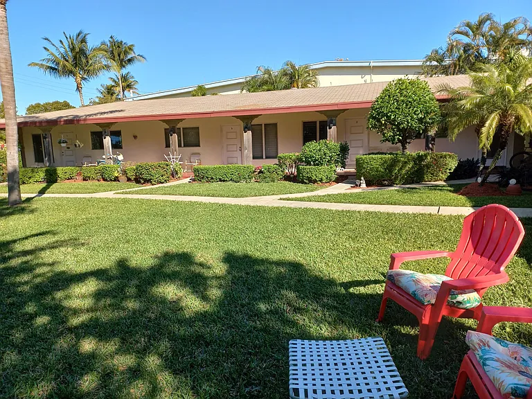 411 Seasage Dr — Photo 4