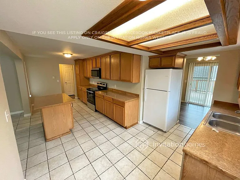 10311 D St E — Photo 6
