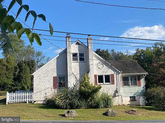 3rd image of 1108 Bleim Rd