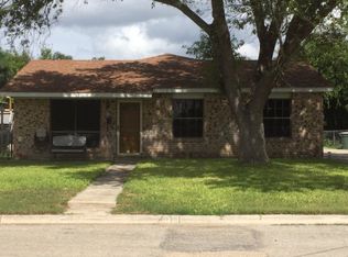 462 N Crisp St, Uvalde, TX 78801