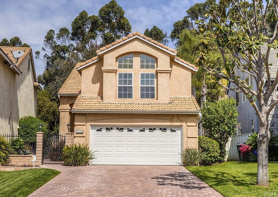 1st image of 2544 La Salle Pointe