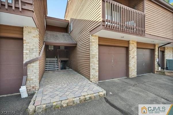 1st image of 13 Meadowview Dr #1405