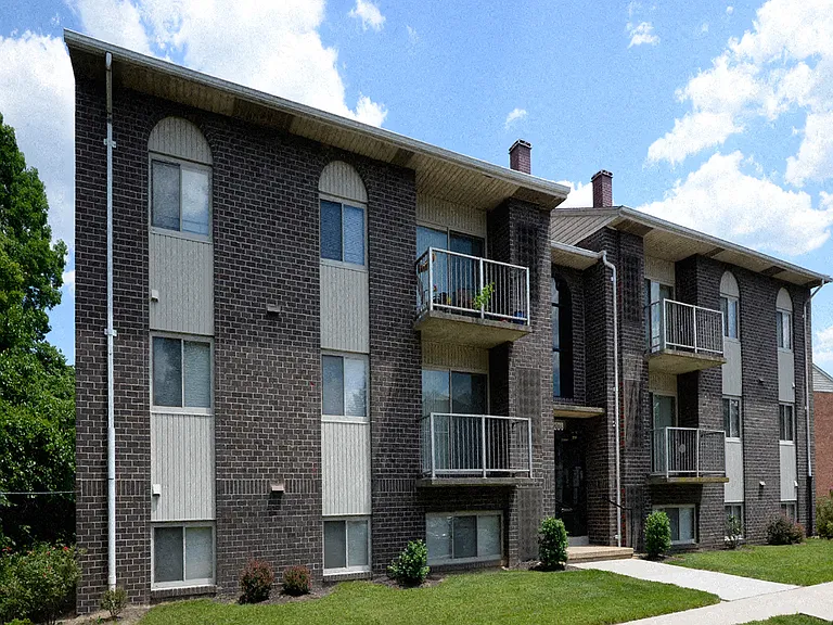 Windsor House Apartments — Photo 25