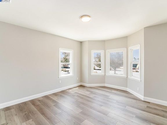 4th image of 2684 73rd Ave