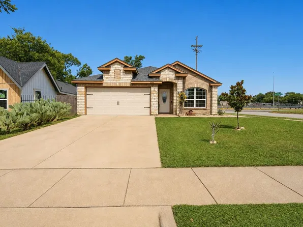 2900 Fitzhugh Ave, Fort Worth, TX 76105