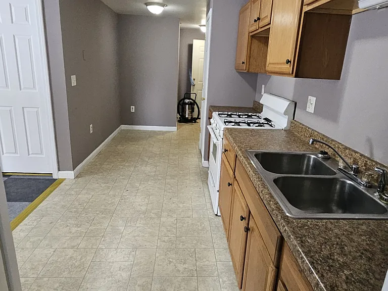 14 Main St #2 — Photo 7