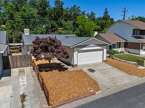 843 Falcon Way Photo 1