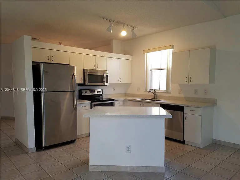 7333 NW 1st Pl — Photo 4