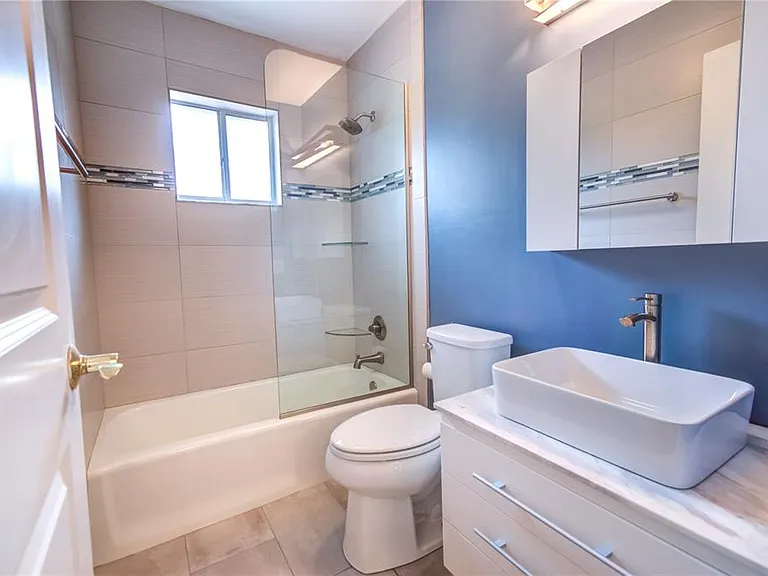 600 Carriage House Ln #201 — Photo 18