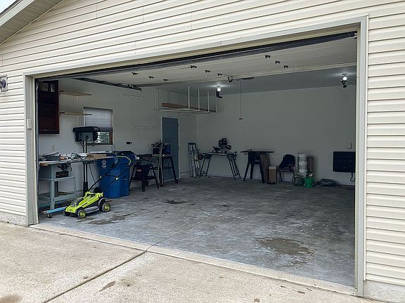 Attached Garage
