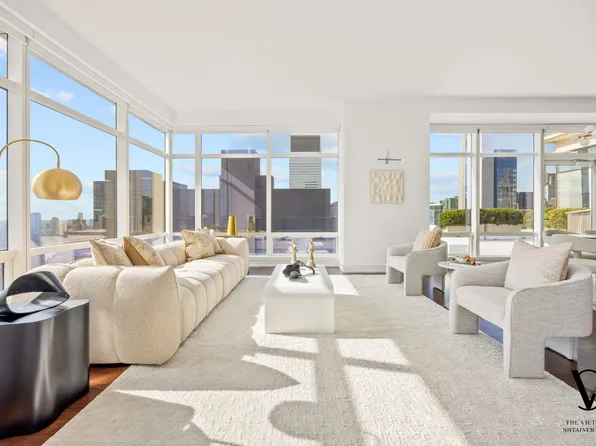 151 East 58th Street image 2 of 23