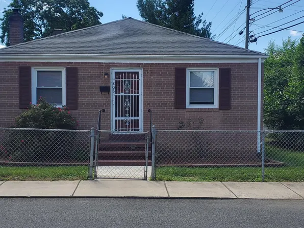 203 Fletcher St, Front Royal, VA 22630