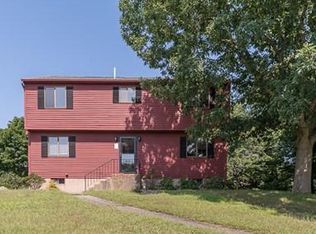 32 Reservoir Rd, Gloucester, MA 01930