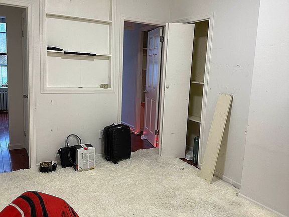 4th image of 108 Madison St #12