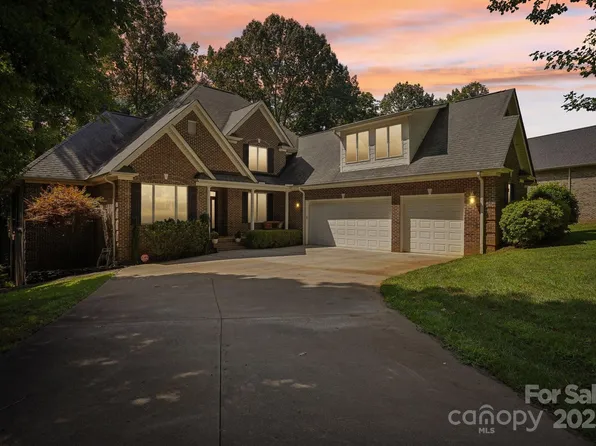 4047 Bordeaux Dr, Denver, NC 28037