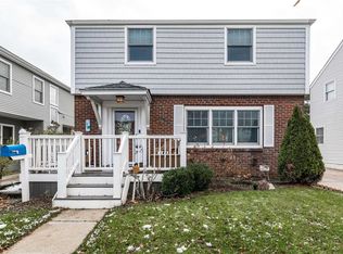 440 E Market St, Long Beach, NY 11561